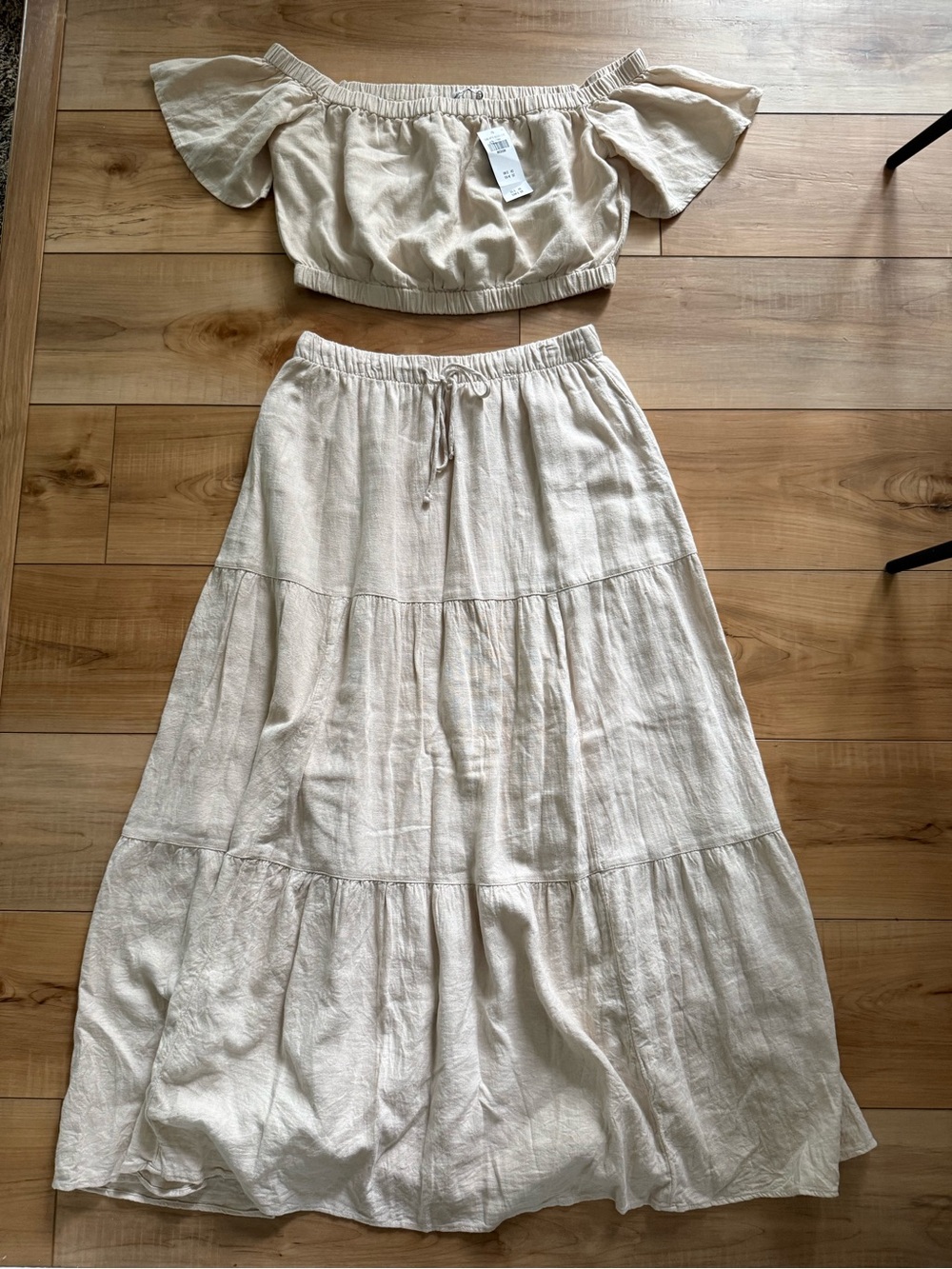 Abercrombie & Fitch Beige Two-Piece Skirt Set - Picture 2 of 8